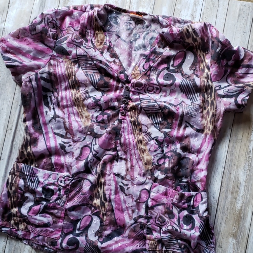 FANTASTIC  SCRUB TOP SIZE L